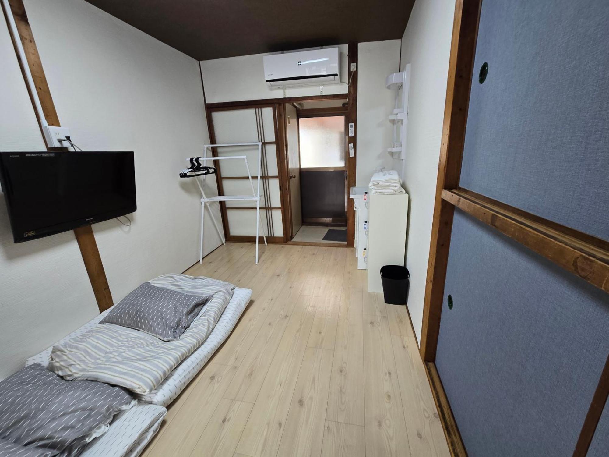Tsubame 202 Staying Private * Osaka